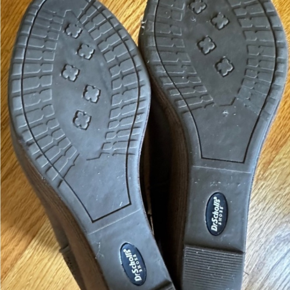 Dr. Scholl's gray/taupe wedge slip on booties 10 Wide - Picture 6 of 8